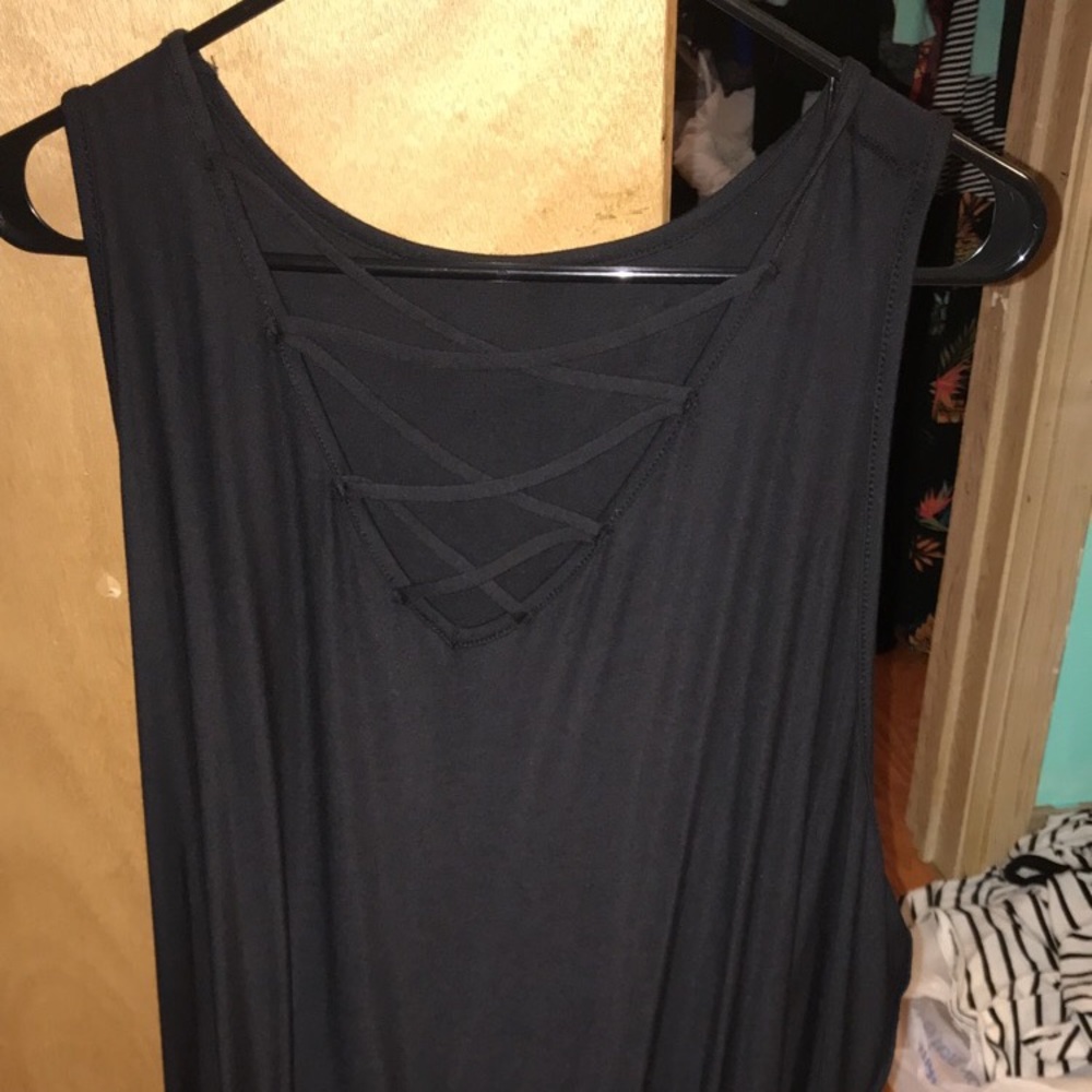 Women’s sleeveless black shirt